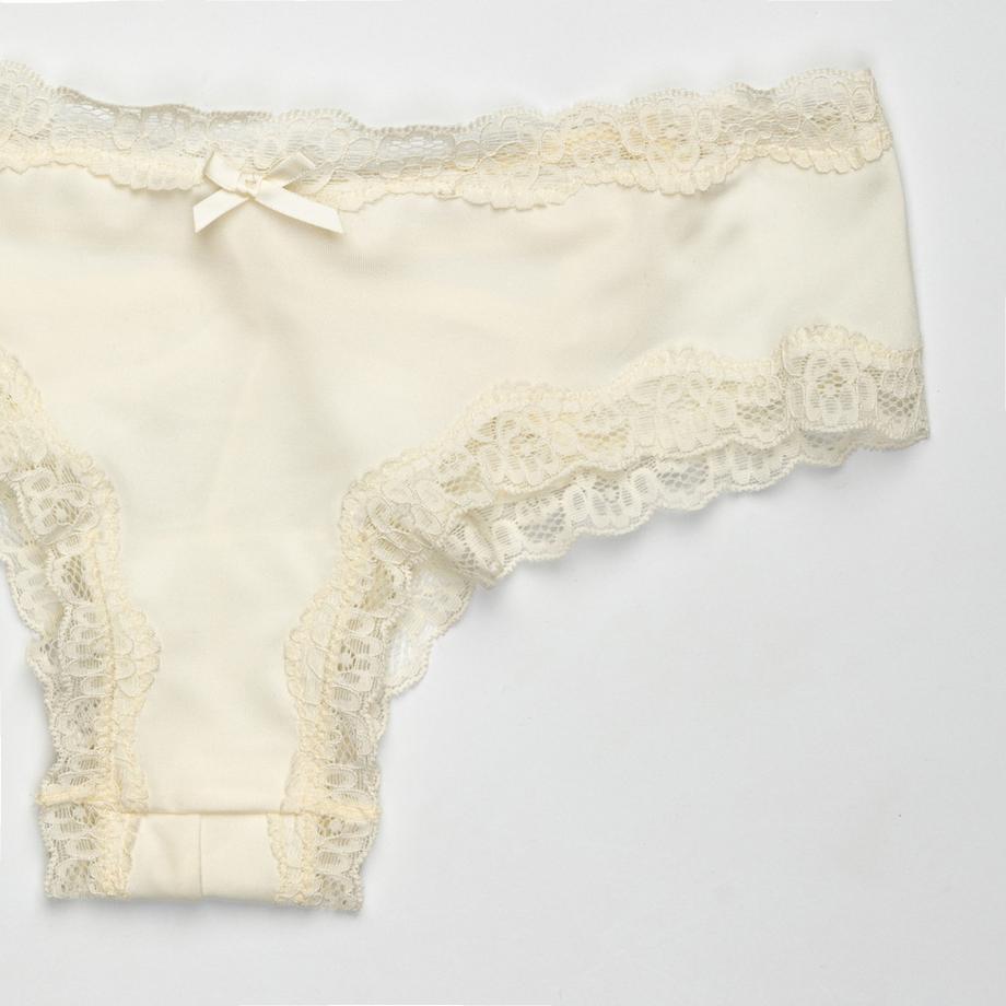 Manor Woman Slip brésilien avec bordure en dentelle  