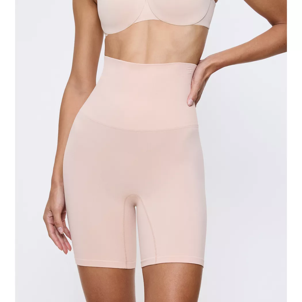 Panty TRIUMPH "Soft Sculpt", Damen, Gr. 36, beige (neutral beige), Single Jersey, Obermaterial: 78% Polyamid, 22% Elasthan, Unterhosen Panty, nahtlos, formend, hohe Abdeckung, mittlerer Halt, Bandeau-Strickbund