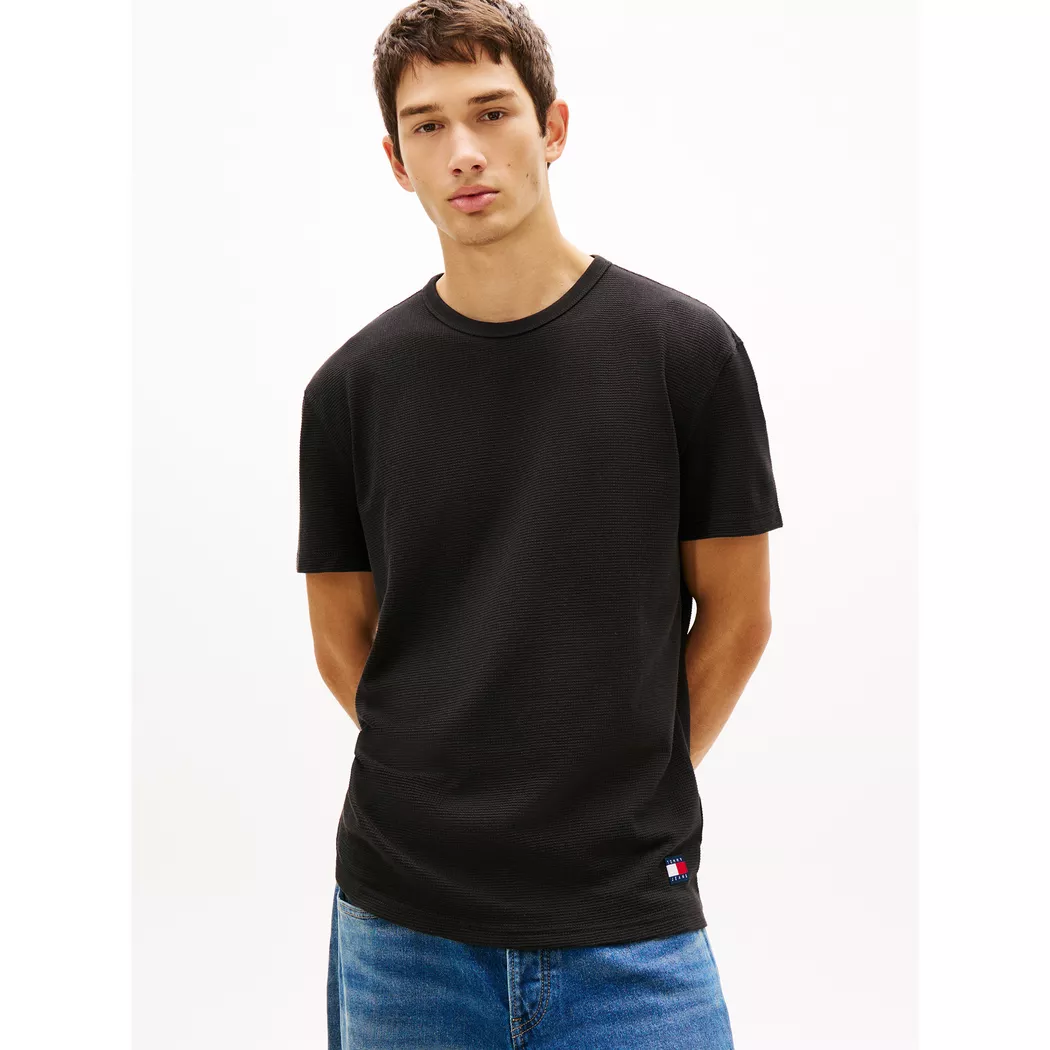 T-Shirt TOMMY JEANS "TJM REGULAR WAFFLE", Damen, Gr. M, schwarz, Single Jersey, Obermaterial: 60% Baumwolle, 40% Polyester, unifarben, regular fit normal, Rundhals, eingesetzt abgesteppte Kante, Shirts T-Shirt, Regular fit mit Rundhalsausschnitt