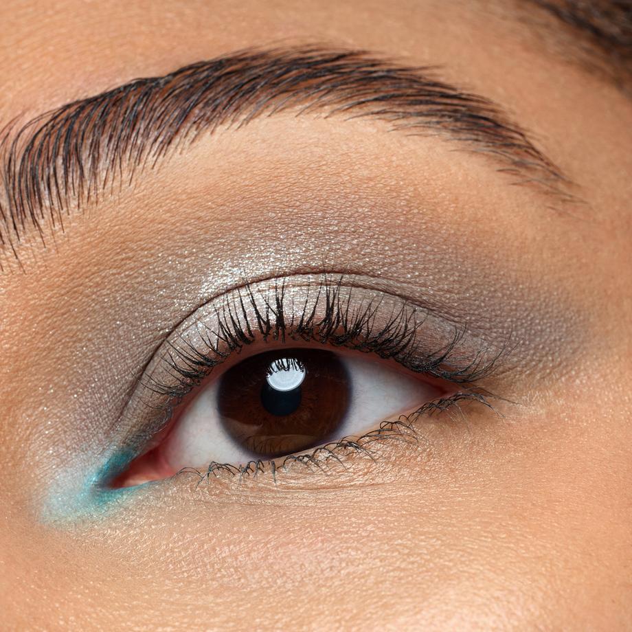 CATRICE  Tiny Treasures Eyeshadow Palette 