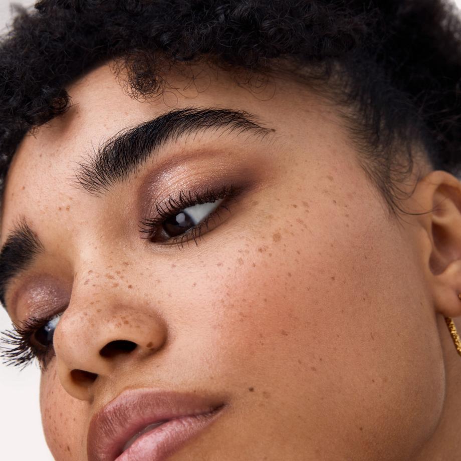 CATRICE  Diamond Treasures Cream to Powder Eyeshadow 