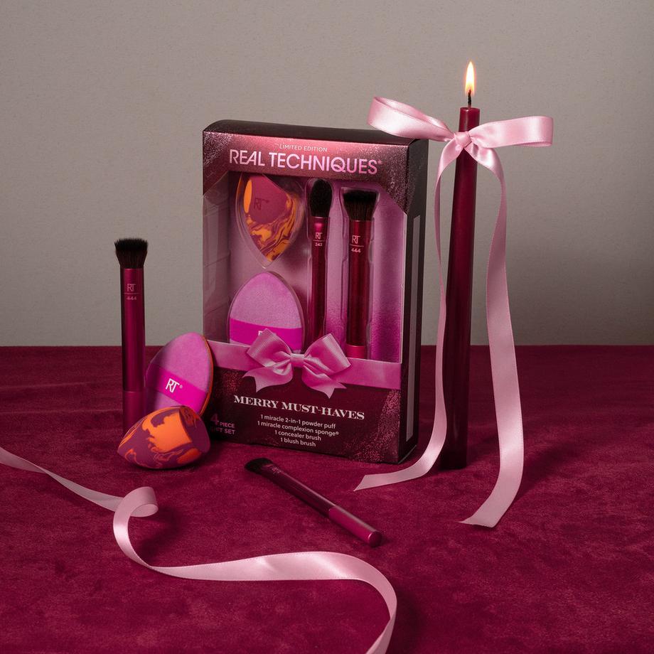 REAL TECHNIQUES  MERRY MUST-HAVES 