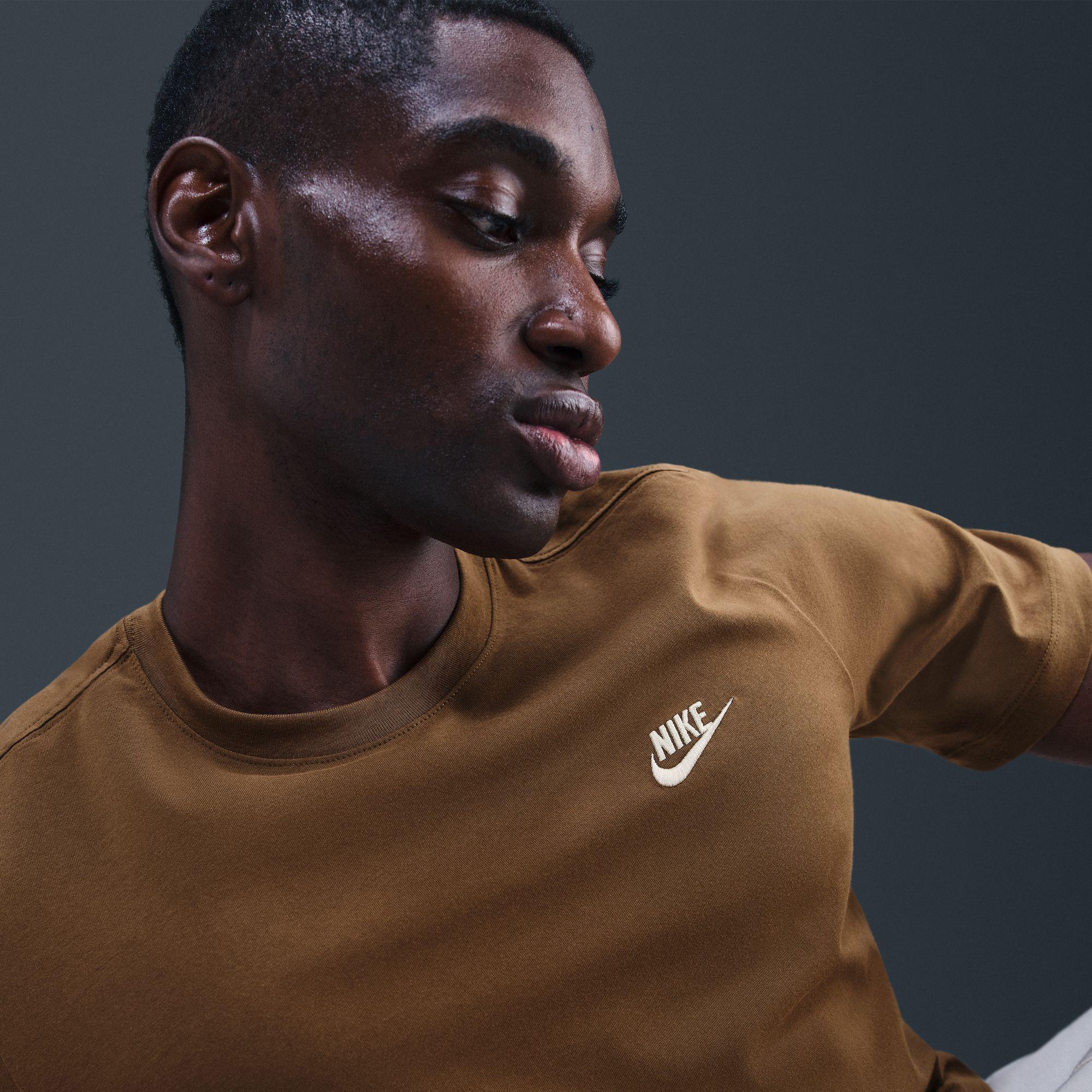 NIKE Sportswear Club T-shirt 