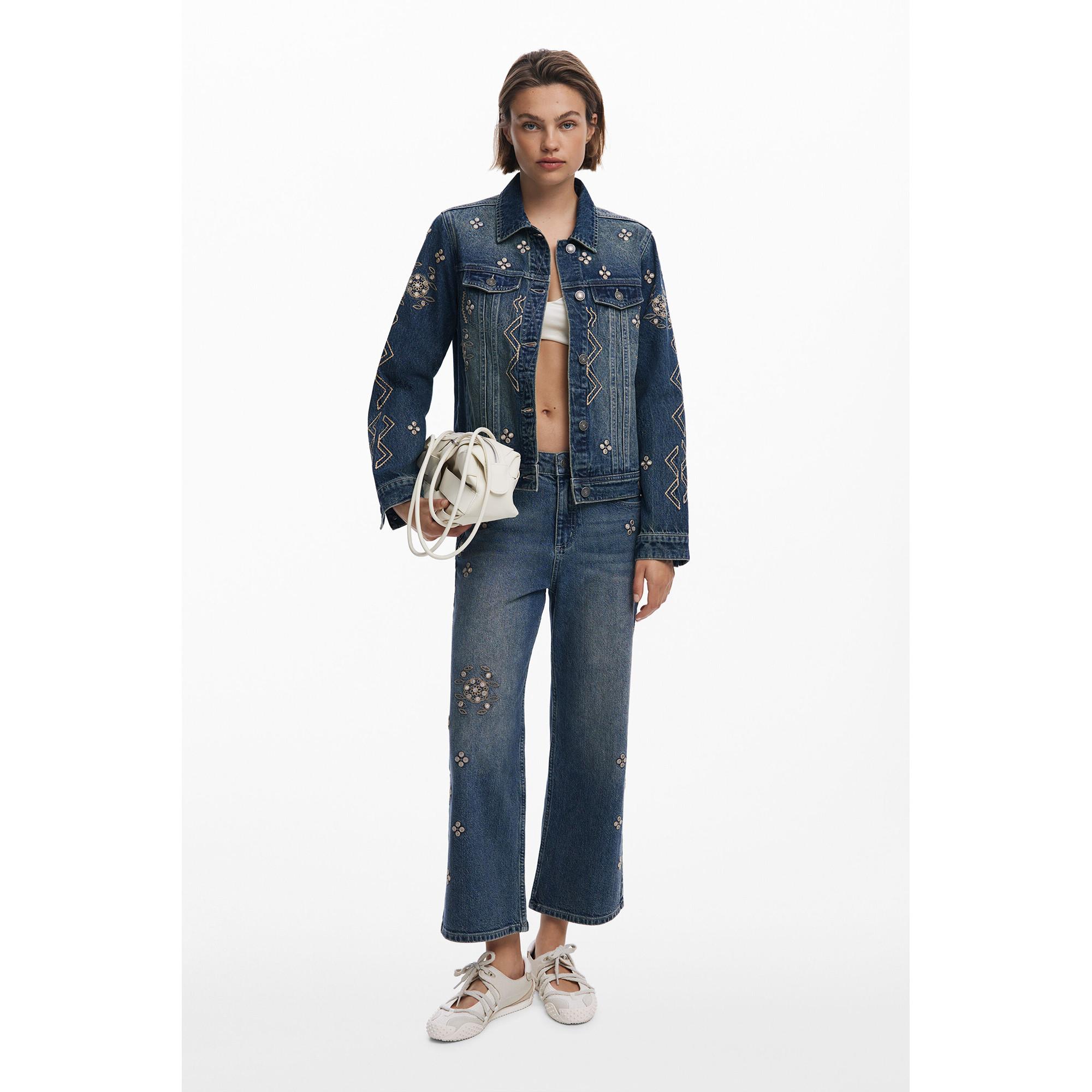 Desigual Giacca di Jeans Trucker con Dettagli Ricamati  