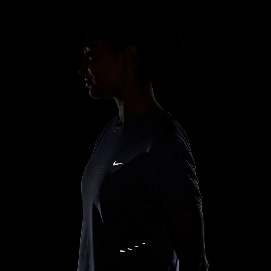 NIKE Swift T-Shirt 