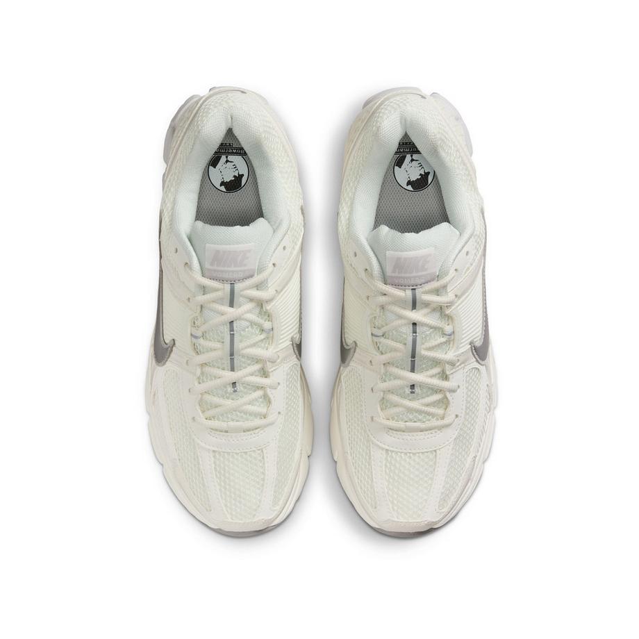 NIKE Zoom Vomero 5 Sneakers, Low Top 