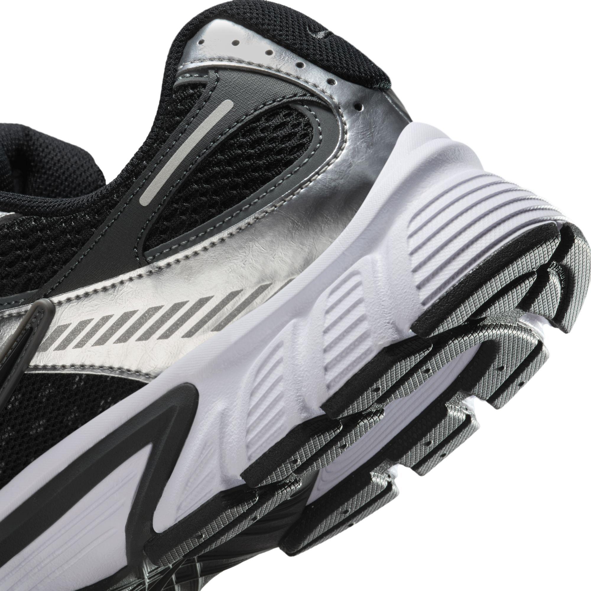 NIKE Nike V5 Rnr Sneakers, Low Top 