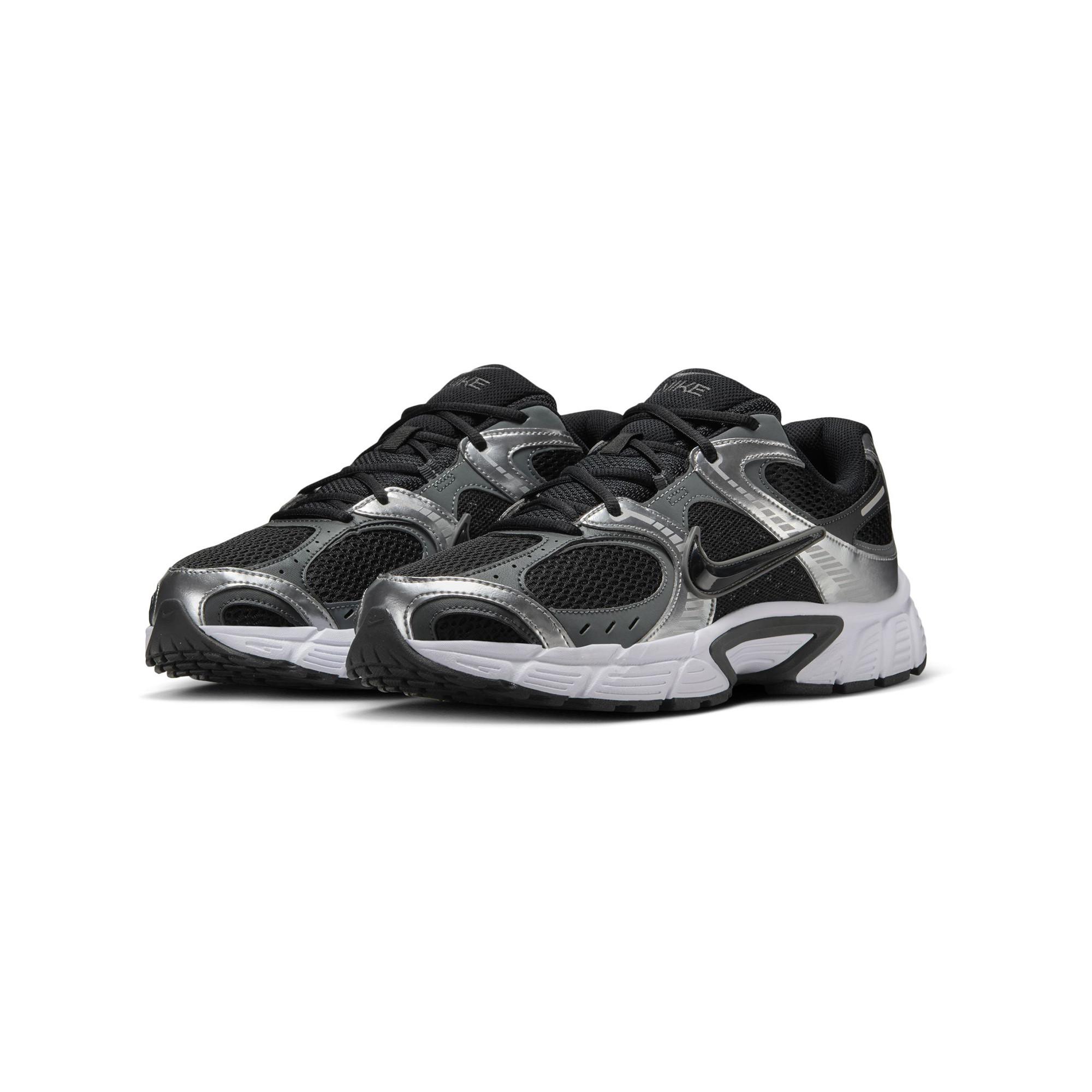 NIKE Nike V5 Rnr Sneakers, Low Top 