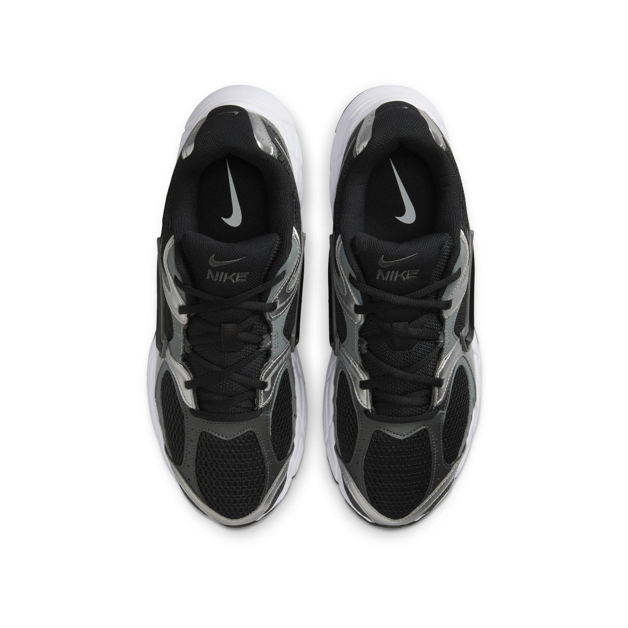 NIKE Nike V5 Rnr Sneakers, Low Top 