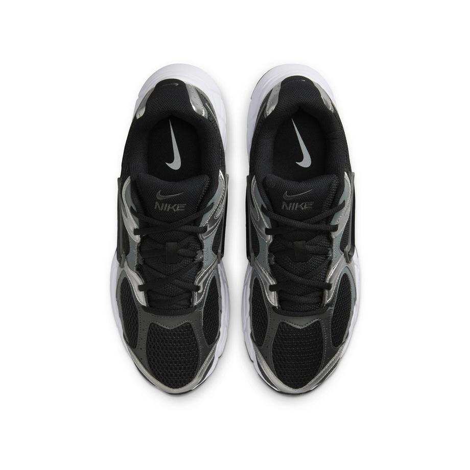 NIKE Nike V5 Rnr Sneakers, Low Top 