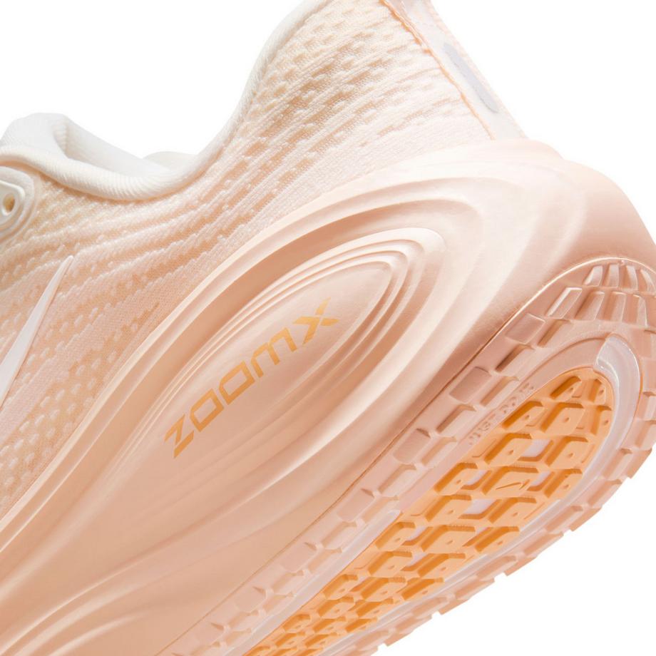 NIKE Vomero Plus Laufschuhe  