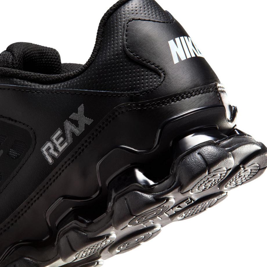 NIKE Reax 8 TR Sneakers, basses 