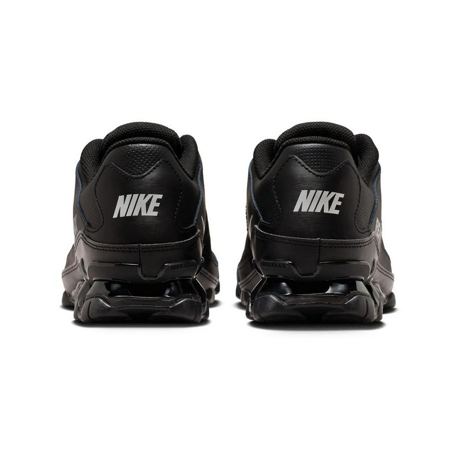 NIKE Reax 8 TR Sneakers, basses 