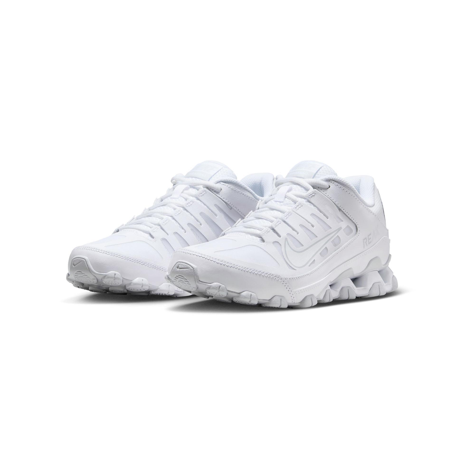 NIKE Reax 8 TR Sneakers, Low Top 