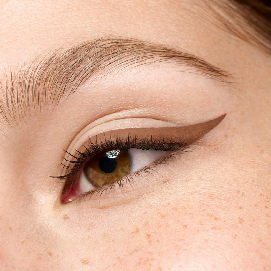 essence COLOUR it! Liquid Eyeliner 