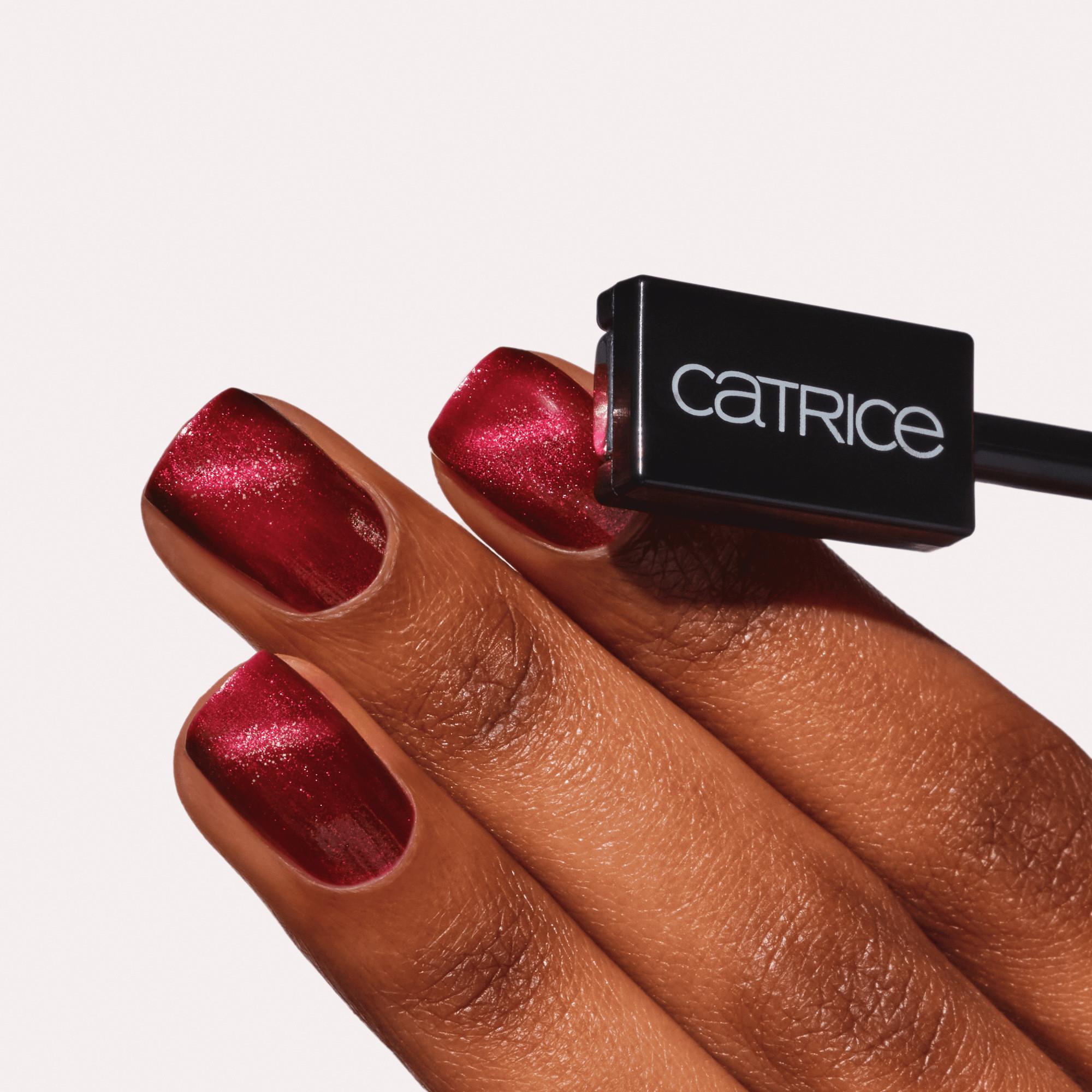CATRICE  Bold Magnetic Nail Magnet 