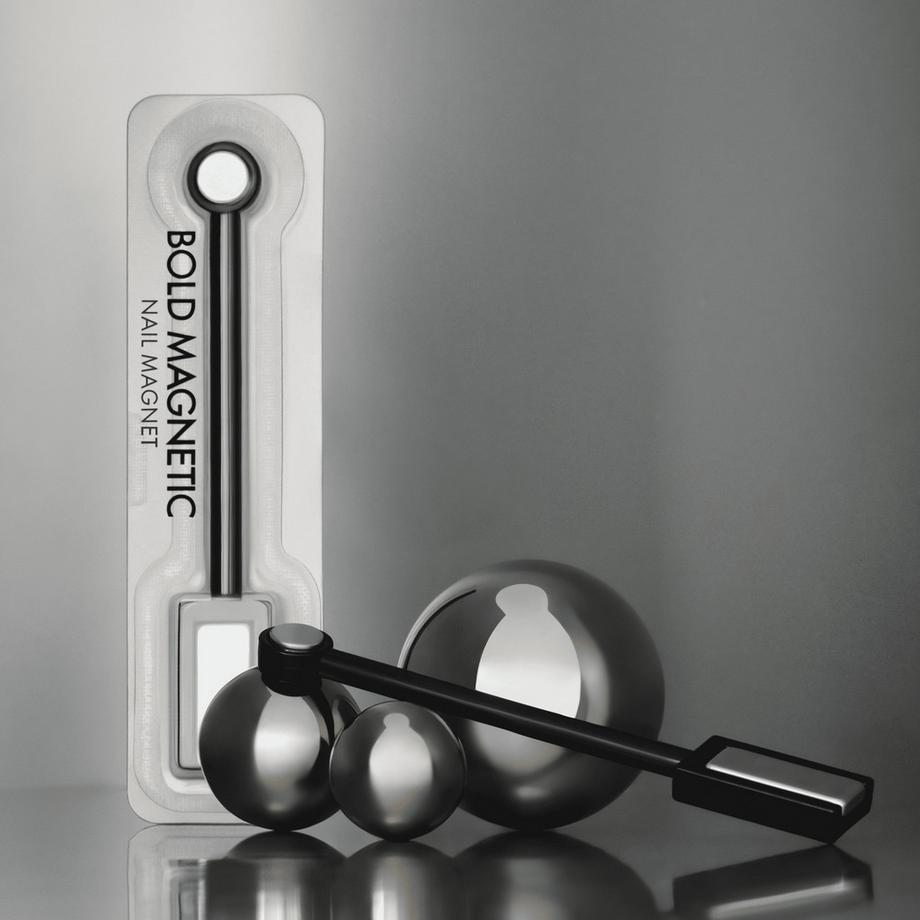 CATRICE  Bold Magnetic Nail Magnet 