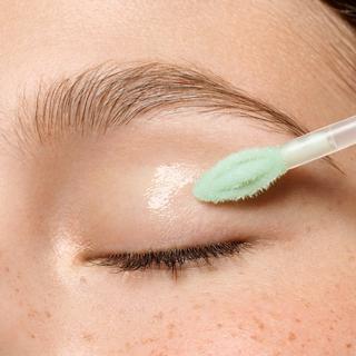 essence  jelly GRIP EYESHADOW PRIMER 