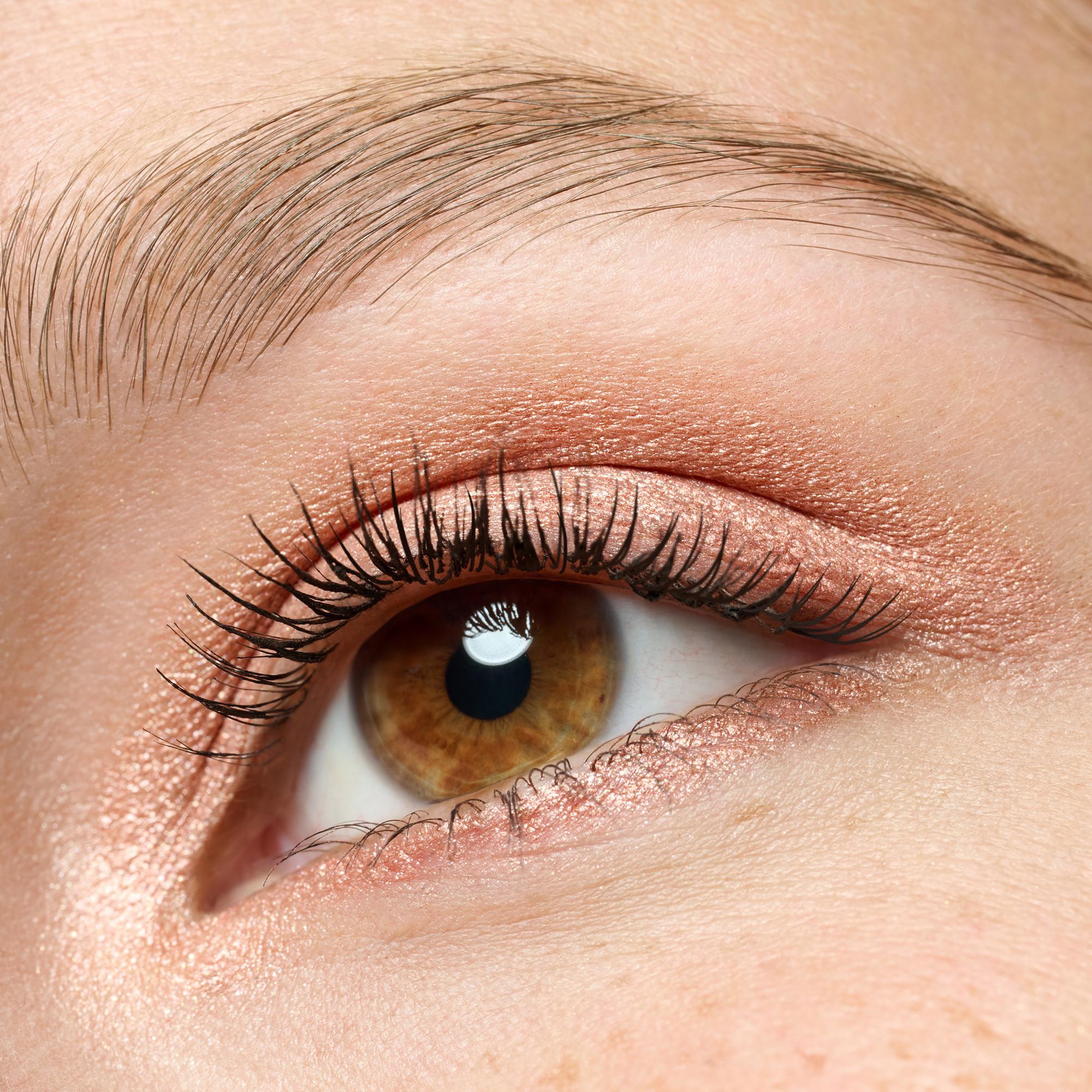 essence  fard à paupières en crème 