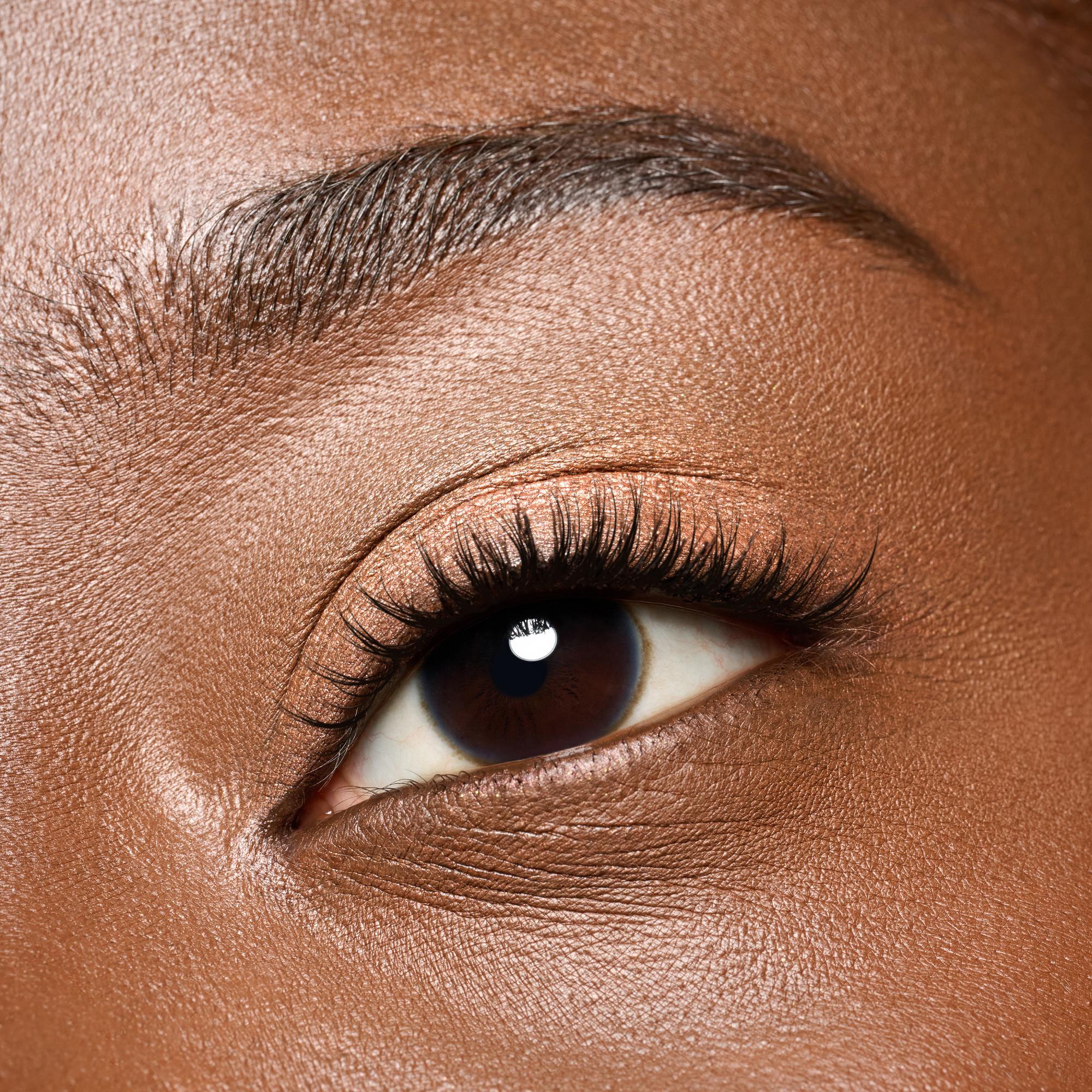 essence  fard à paupières en crème 