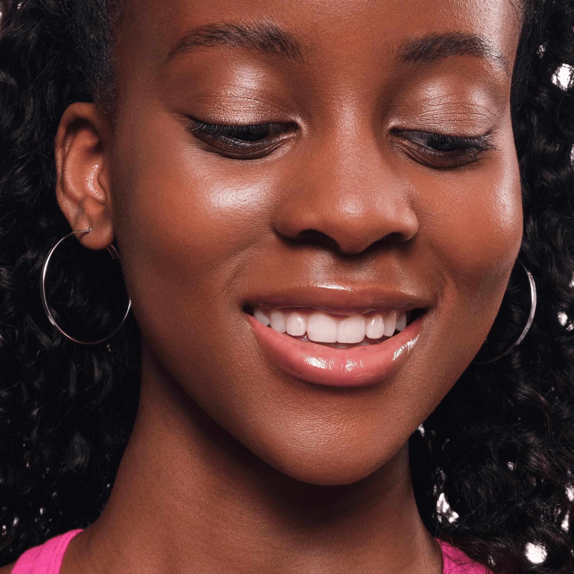 essence  fard à paupières en crème 