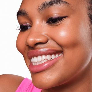 essence  COLOUR it! metallic liquid liner 