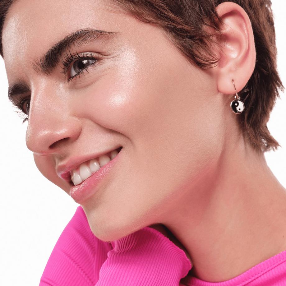 essence  soft TOUCH BOUNCY GLOW 