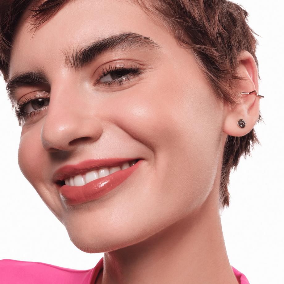 essence  satin GLOW luminous shine lipstick 