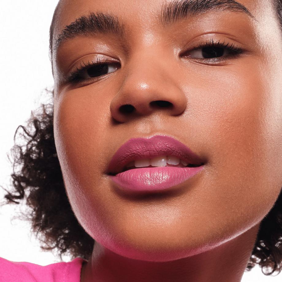 essence  satin GLOW luminous shine lipstick 