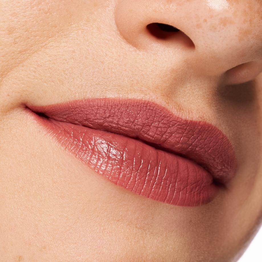 essence  satin GLOW luminous shine lipstick 