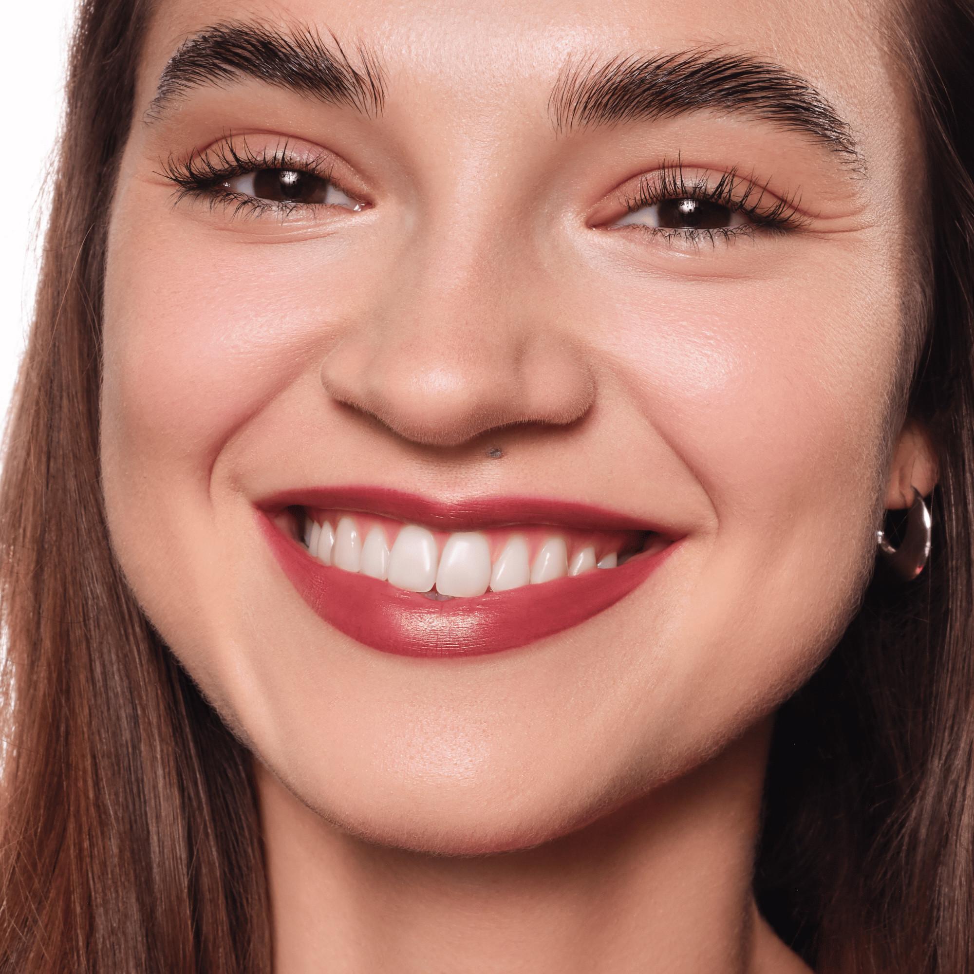 essence  satin GLOW luminous shine lipstick 