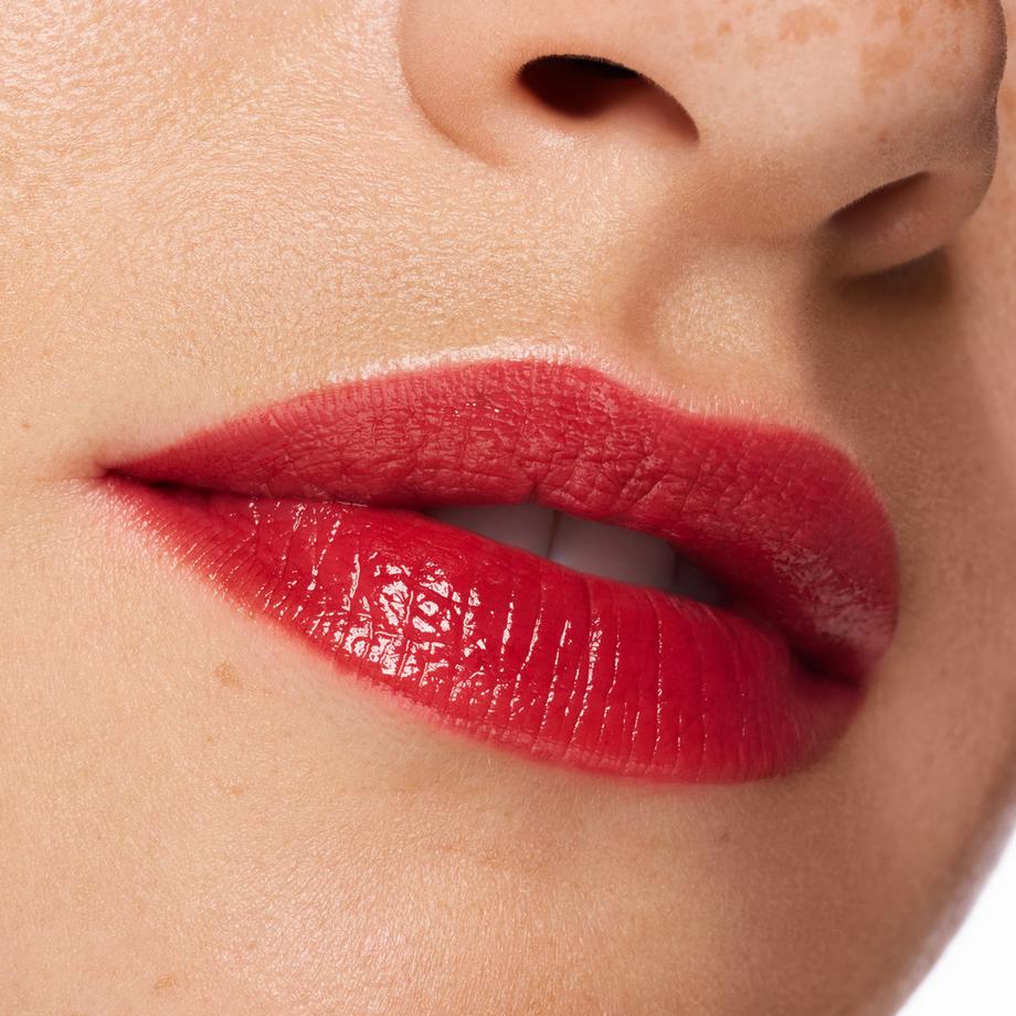 essence  hydra kiss LIP TINT 