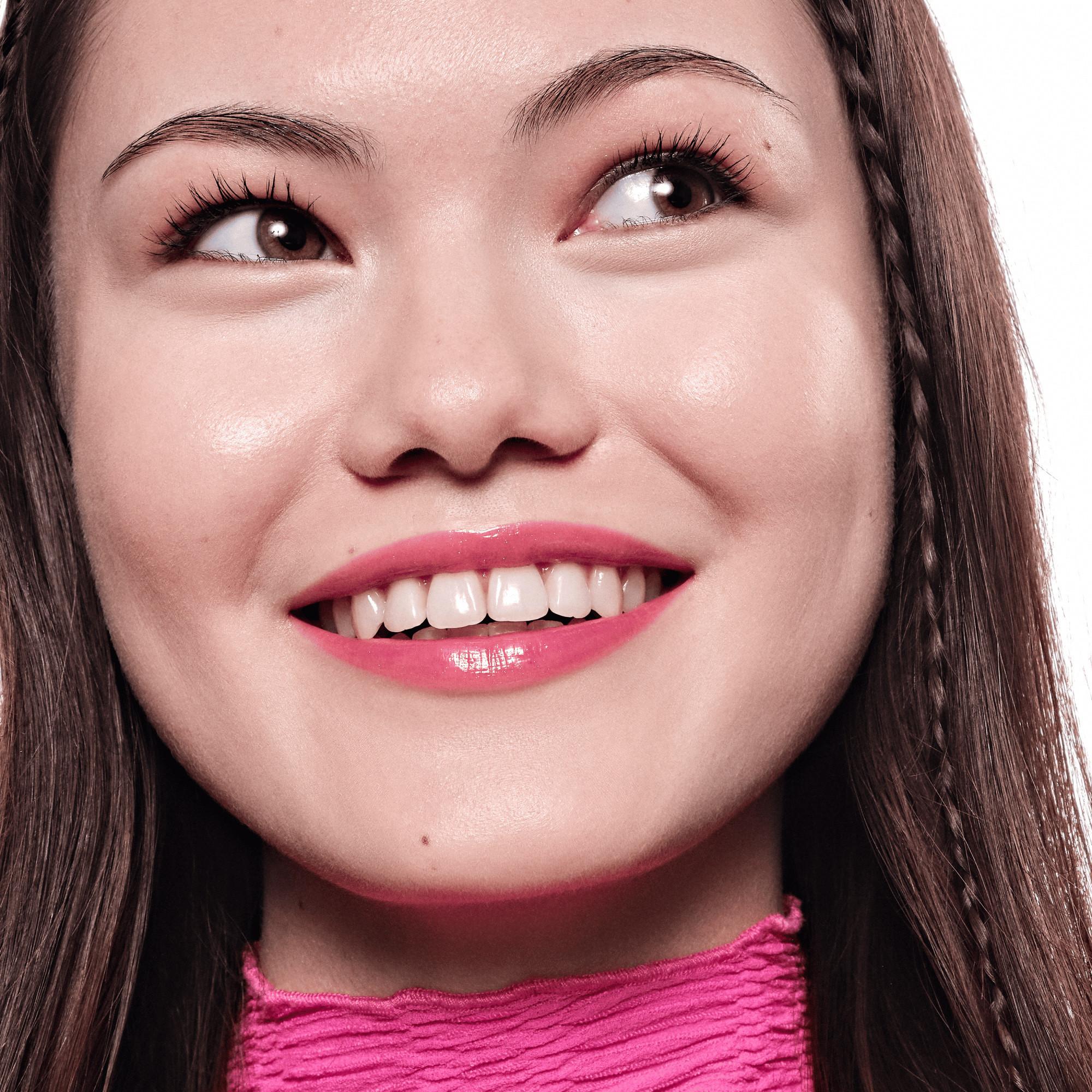 essence  CHILI BOMB shiny lipgloss gloss 