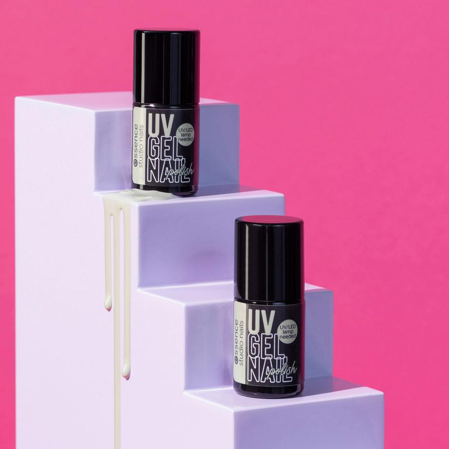 essence  studio nails Smalto UV GEL per unghie 