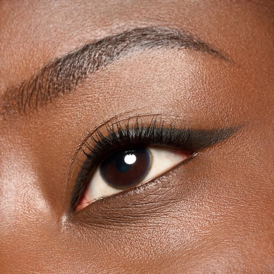 essence  SATIN BLEND gel eyeliner 