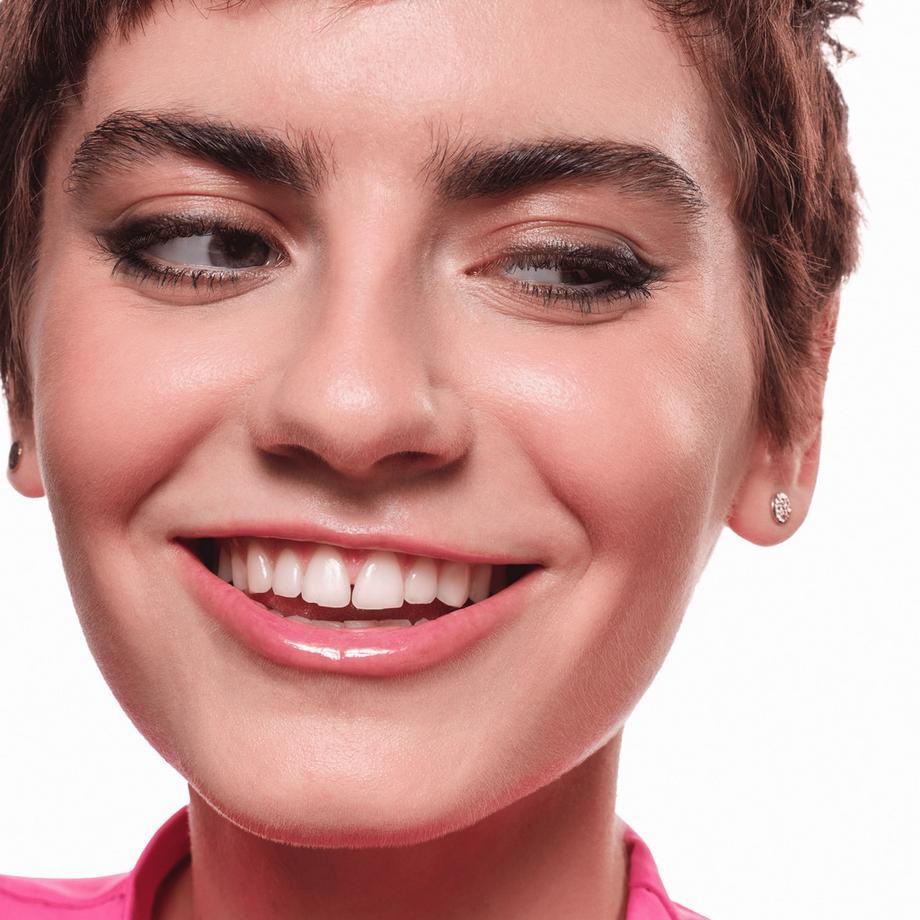 essence  SATIN BLEND gel eyeliner 