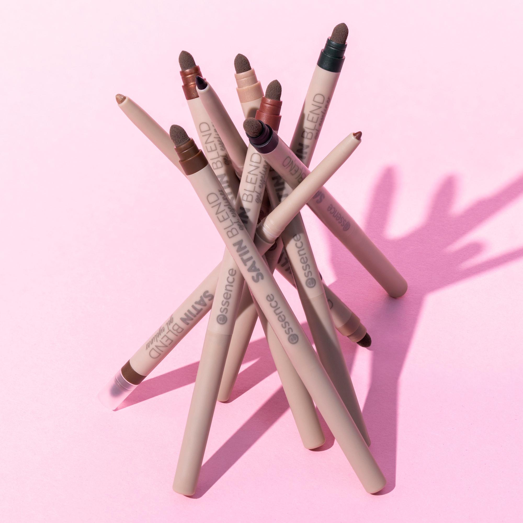 essence  SATIN BLEND eyeliner in gel 