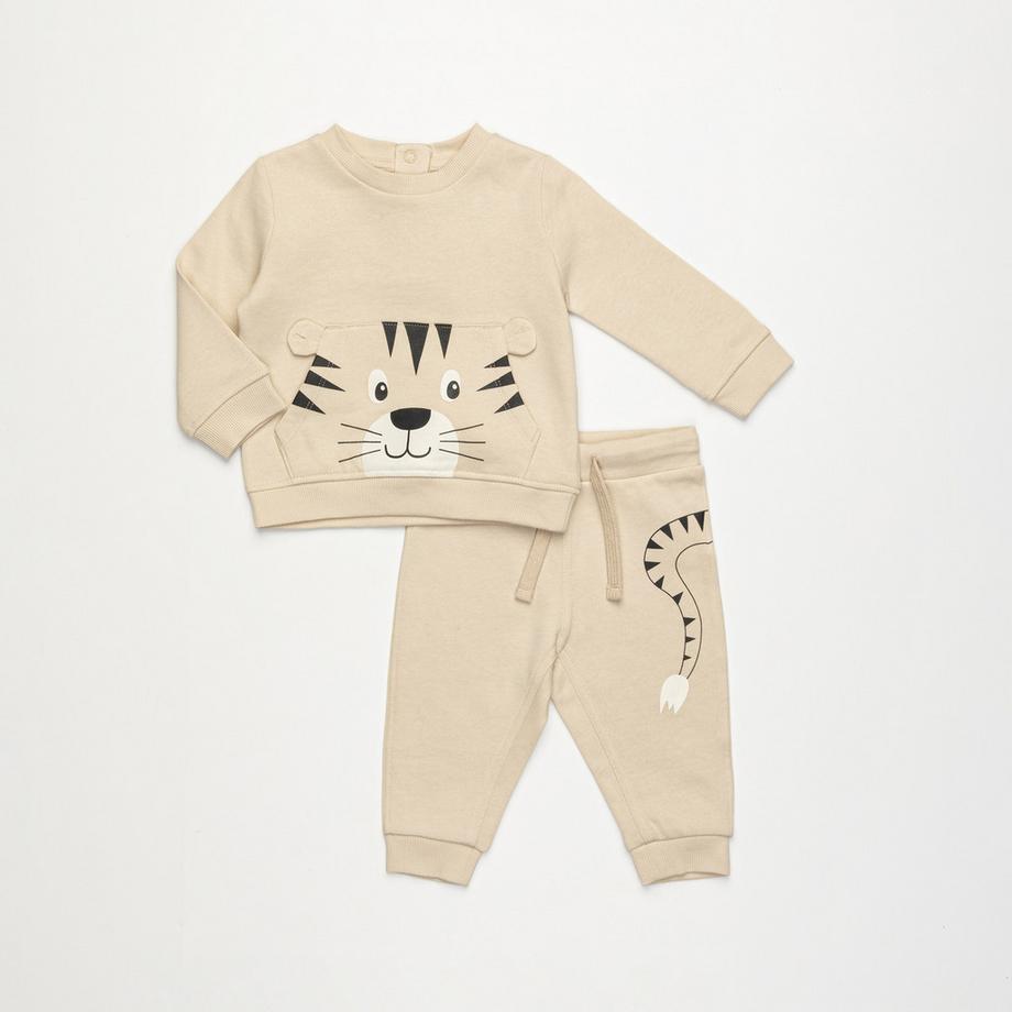 Set: T-Shirt und Hose