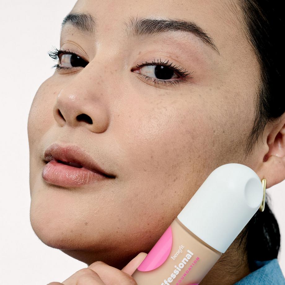 benefit  The POREfessional Foundation - Fond de teint lissant & floutant à la niacinamide 