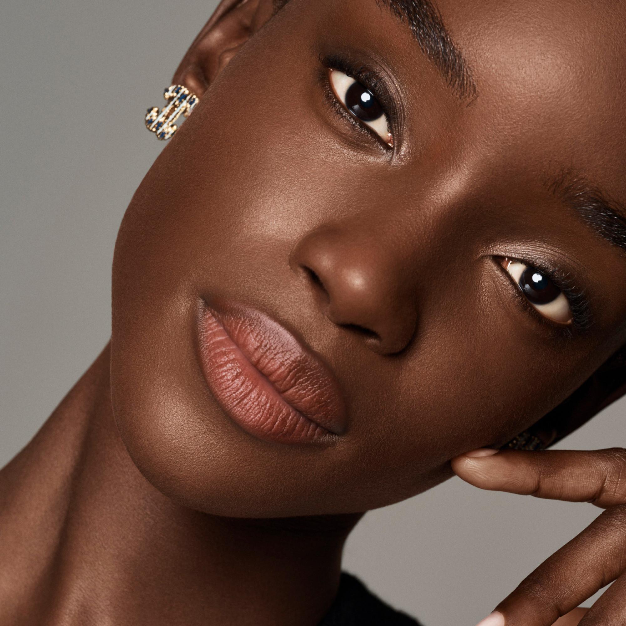 CHANEL ULTRA LE TEINT LE CORRECTEUR CONCEALER – LANGER HALT – MAXIMALER TRAGEKOMFORT – MAKELLOSES FINISH 