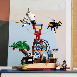 LEGO®  21355 L’evoluzione di STEM 