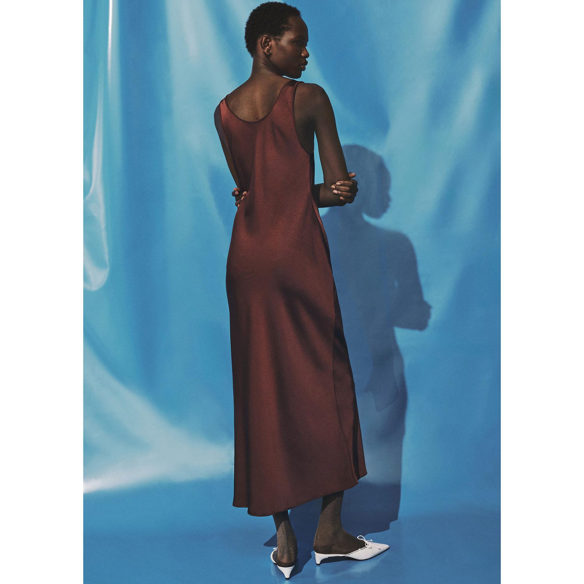 MANGO Luisa2 Ärmelloses V-Ausschnitt Midikleid  