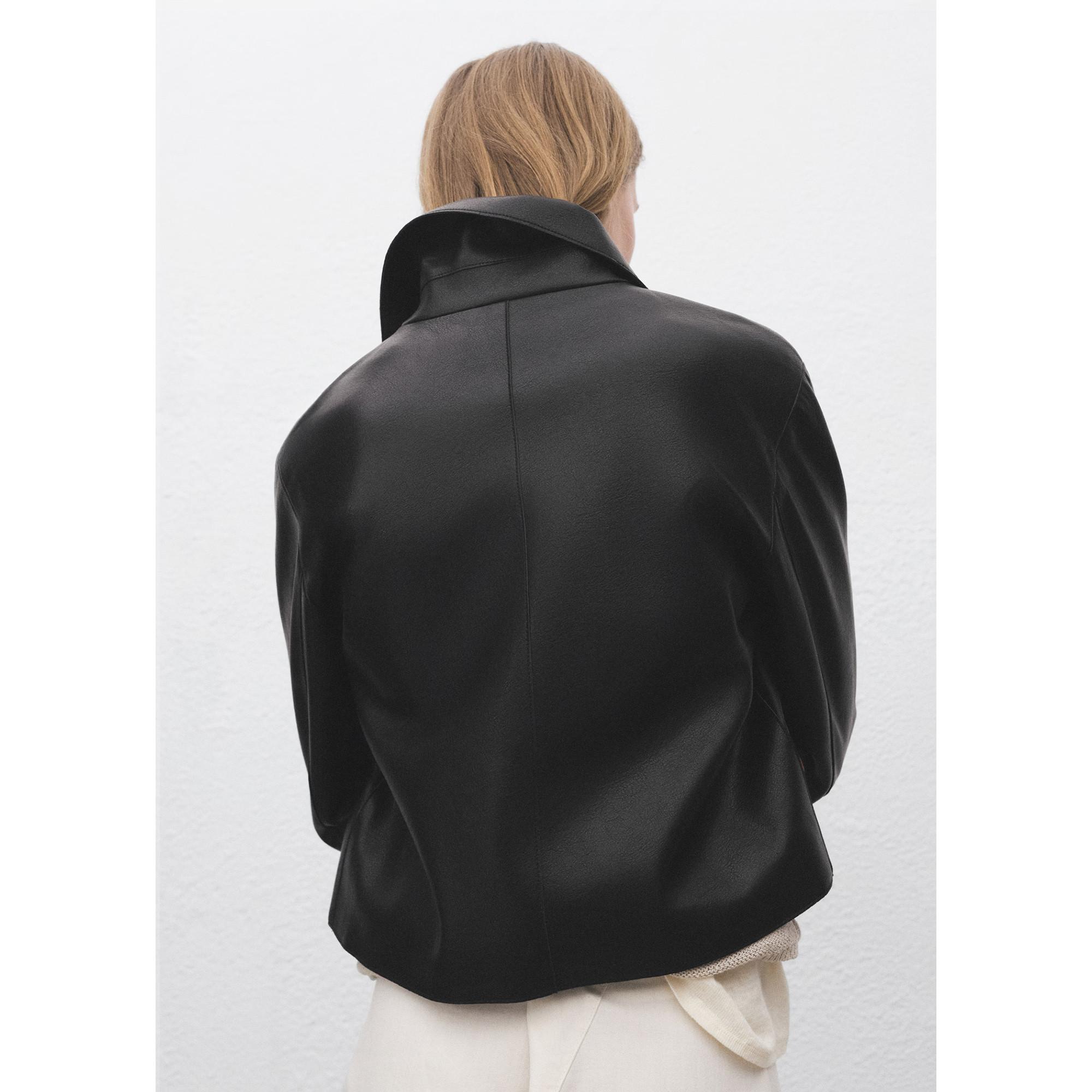 MANGO Sabina Kurze Leder-Look Jacke  