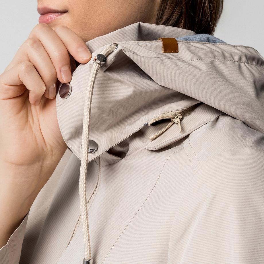 Manor Woman Veste Femme Regular Fit avec Capuche Amovible  