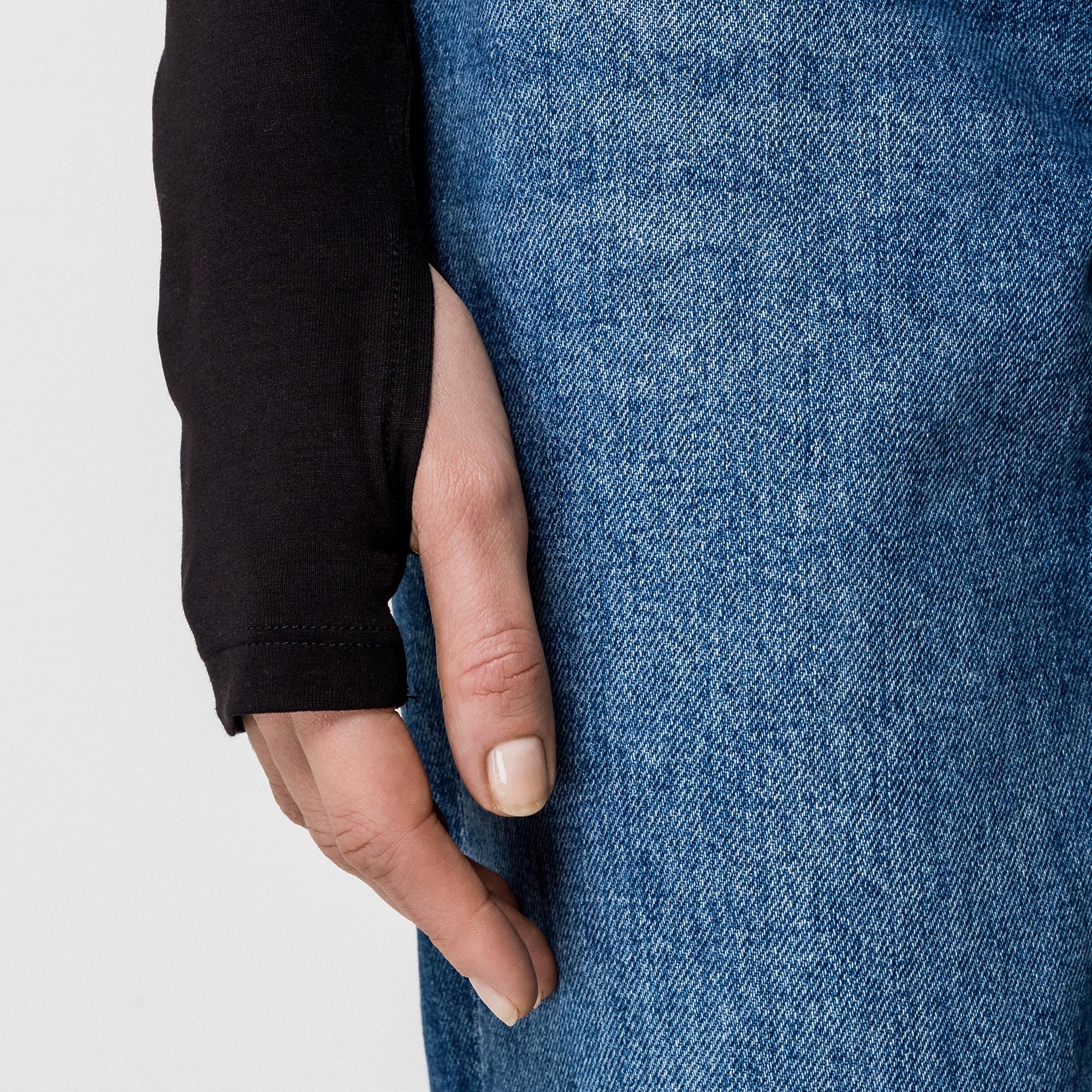 Gina Tricot Top Manches Longues Col V Coupe Ajustée  