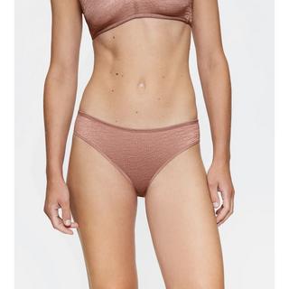 Triumph Signature Sheer Tai Slip  