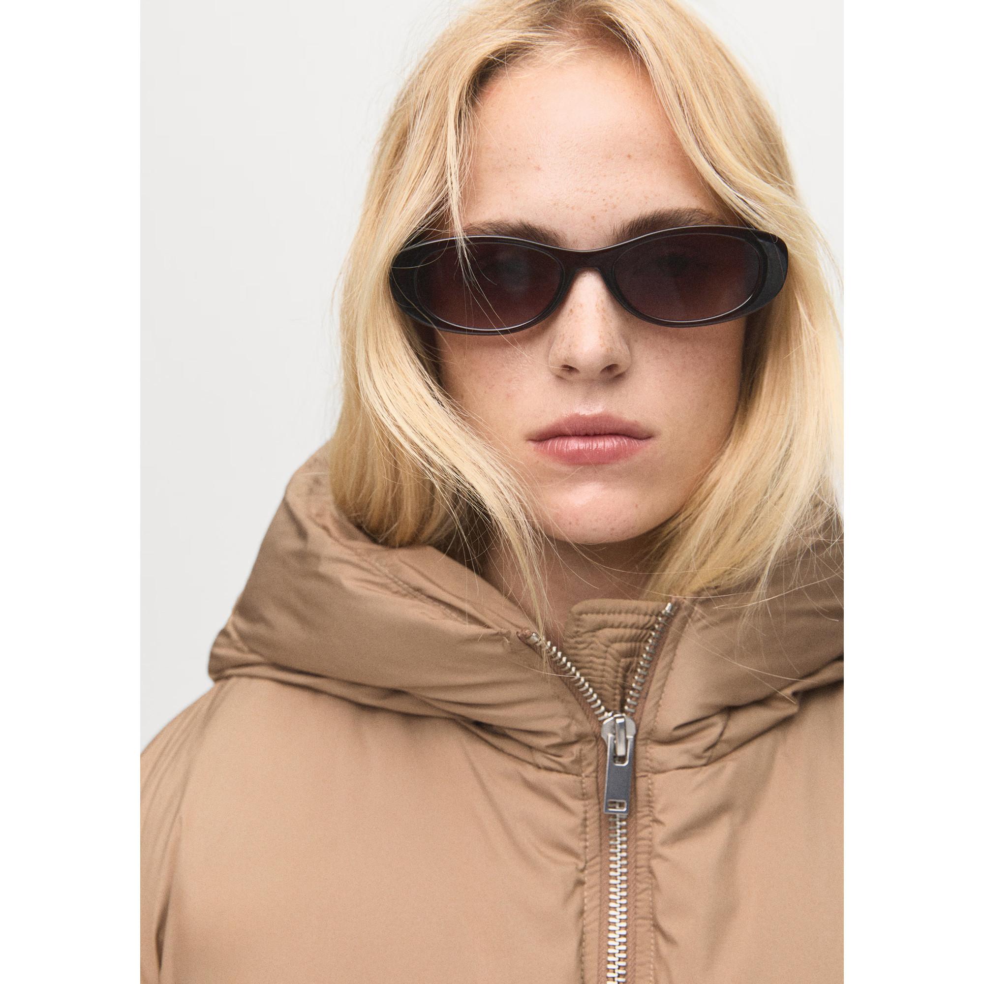 MANGO Anorak Court Oversize avec Capuche  