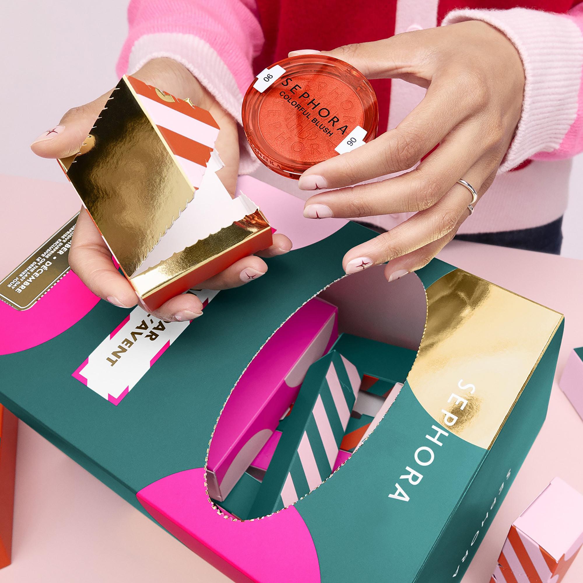 SEPHORA  Calendario dell’Avvento: 24 sorprese make-up, trattamenti, bagno e accessori 