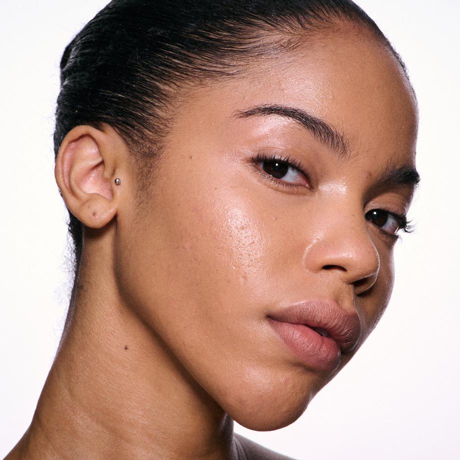 MAC Cosmetics  Skinfinish Lightstruck Liquid Highlighter 