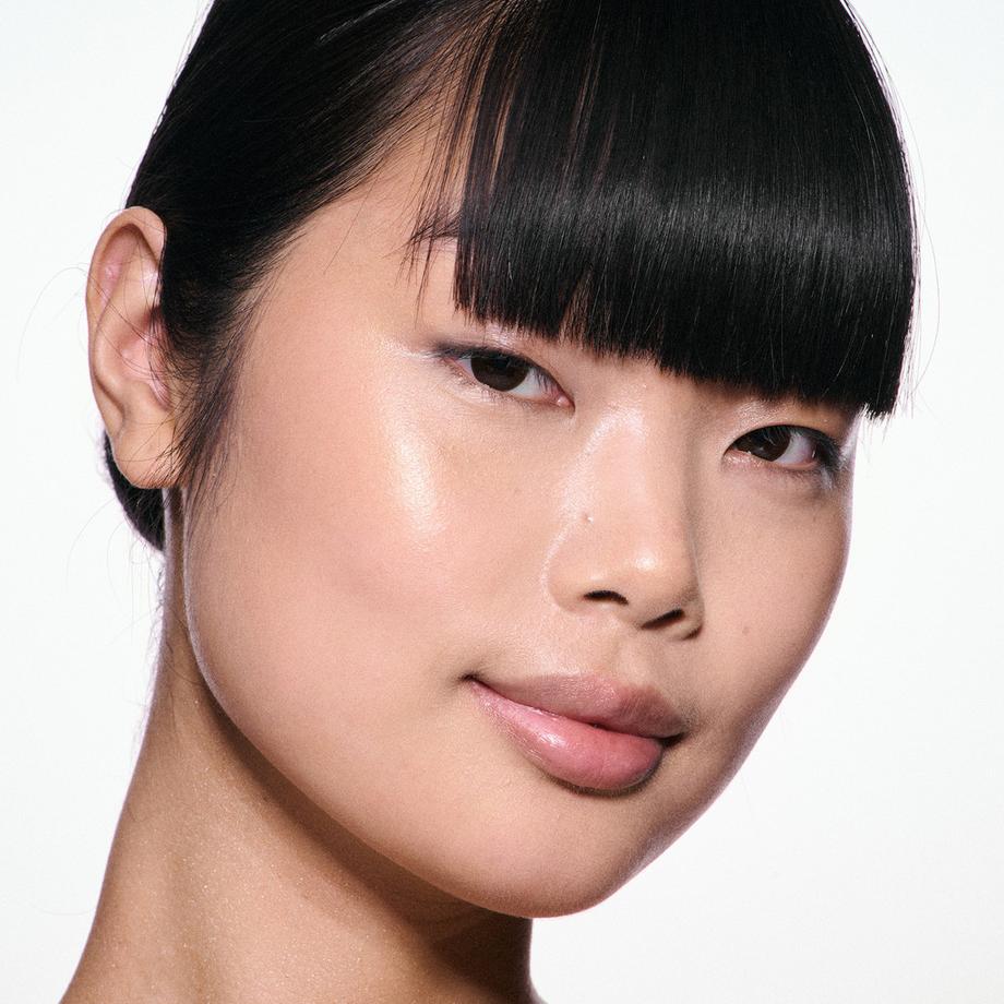 MAC Cosmetics  Skinfinish Lightstruck Liquid Highlighter 